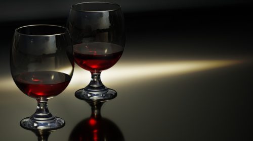бокалы с вином